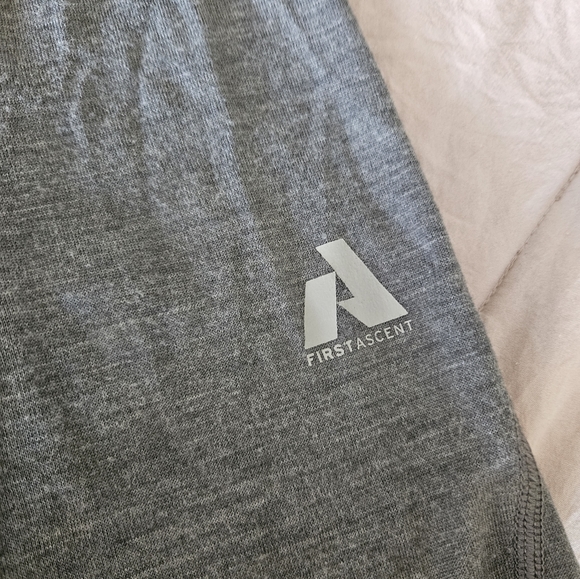 Eddie Bauer zip pull over - Picture 4 of 5